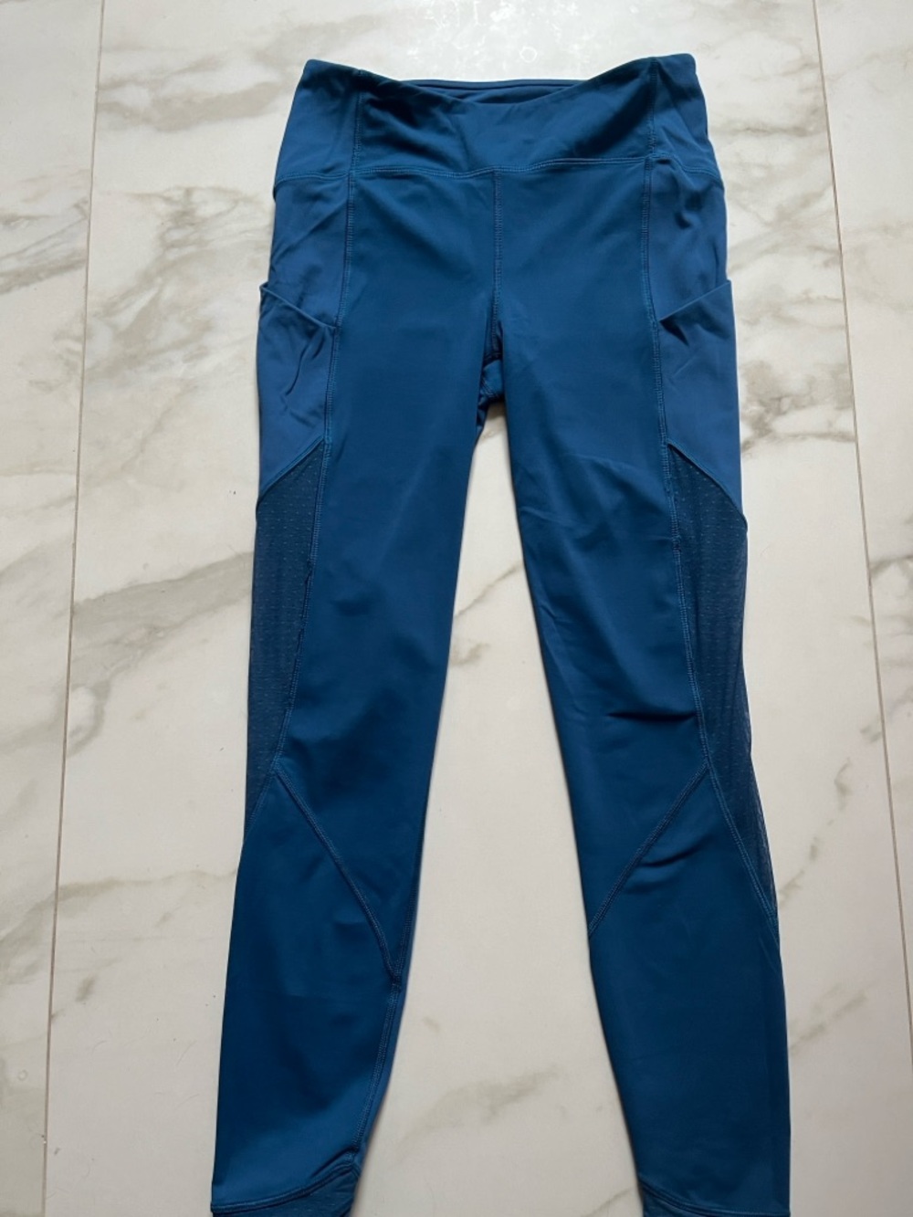 Lululemon Sole Training 7/8 Tight Leggings in Poseidon Blue